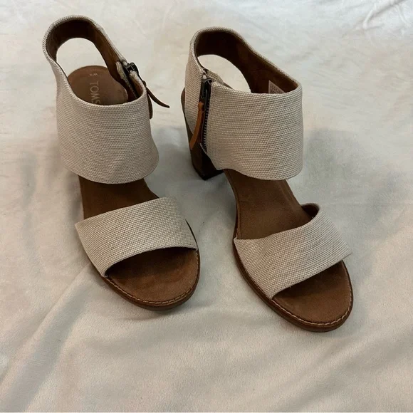 Toms Heels - Picture 1 of 6